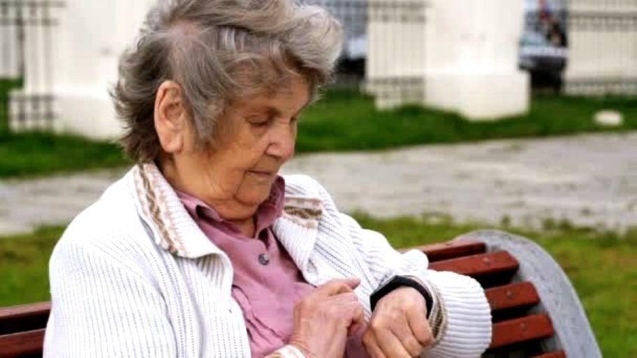 Bracelets intelligents pour seniors en 2020