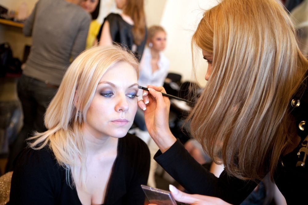 Examen des meilleures écoles et cours de maquillage en Crimée en 2020