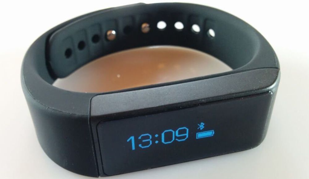 Examen du bracelet de fitness IWOWN i5 Plus